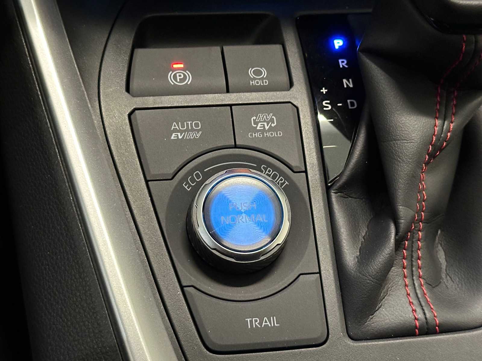 Thumbnail: 2025 Toyota RAV4 - 16