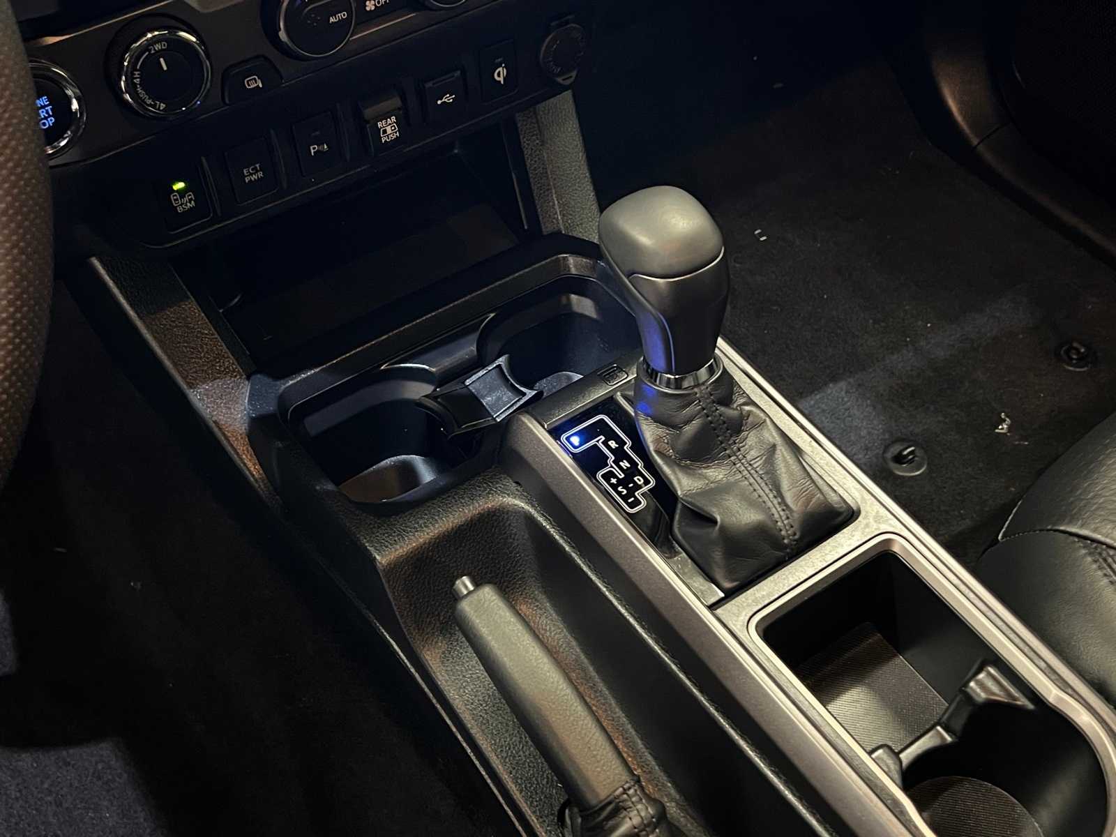 Thumbnail: 2020 Toyota Tacoma - 23