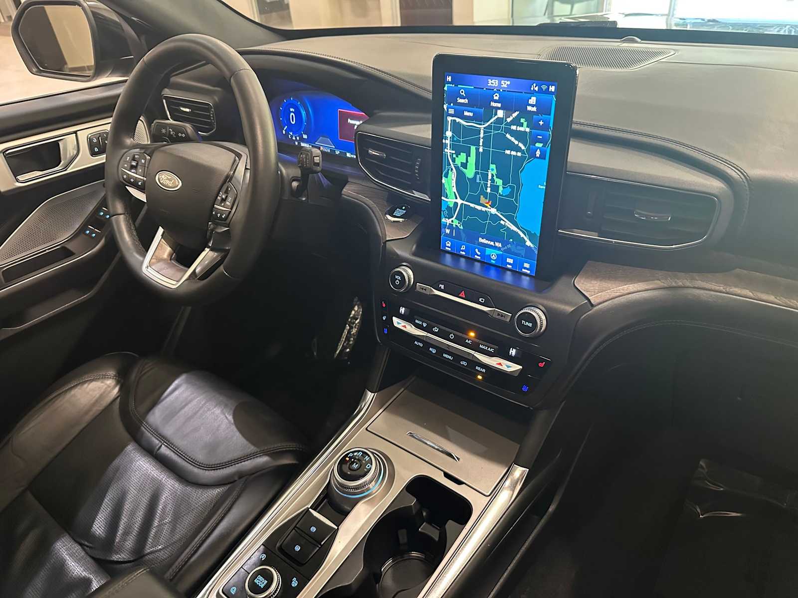 Thumbnail: 2020 Ford Explorer - 31