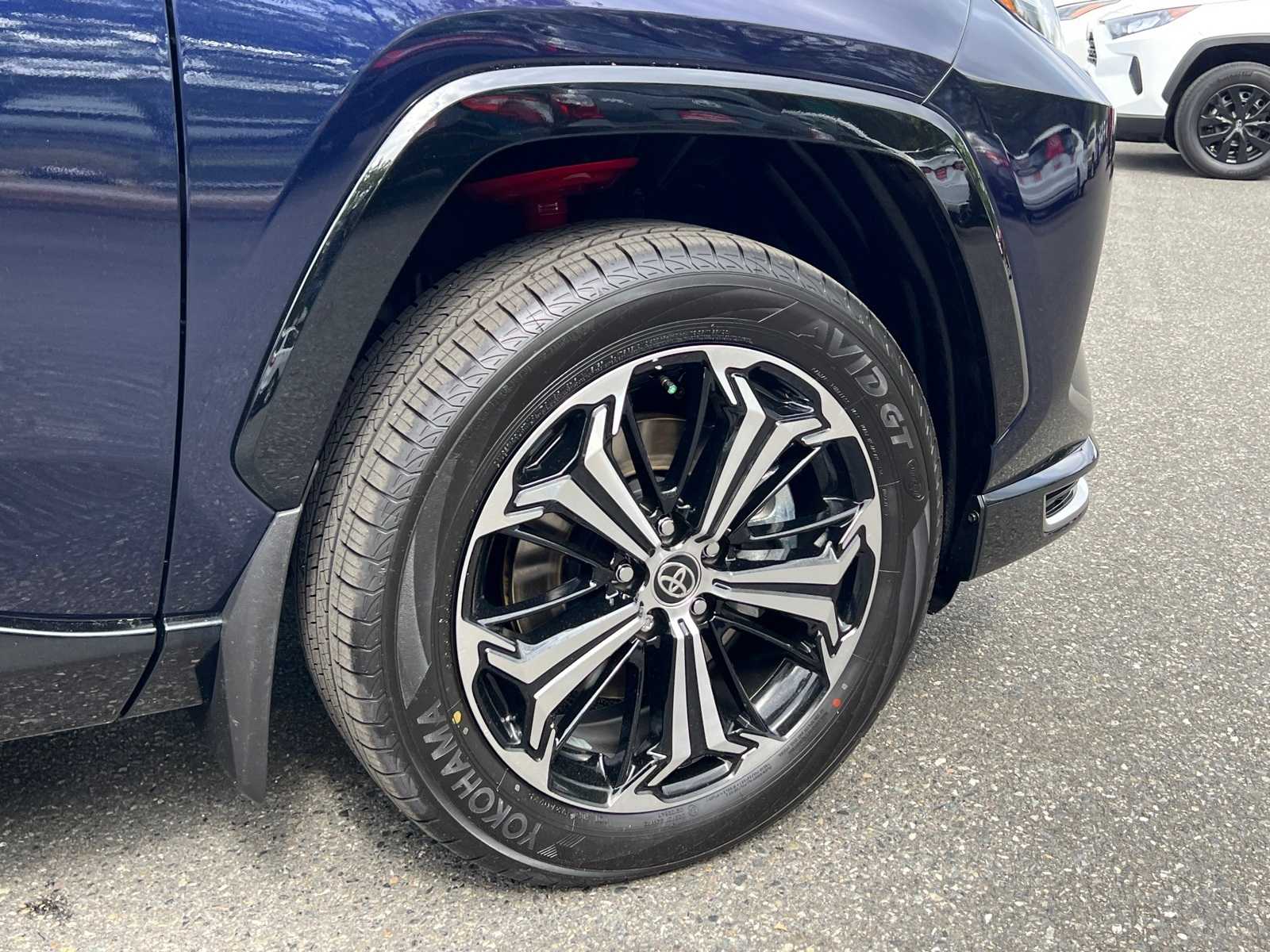 2025 Toyota RAV4 XSE 7