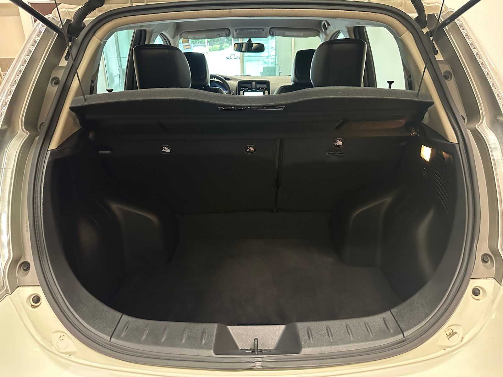 Thumbnail: 2016 Nissan Leaf - 30