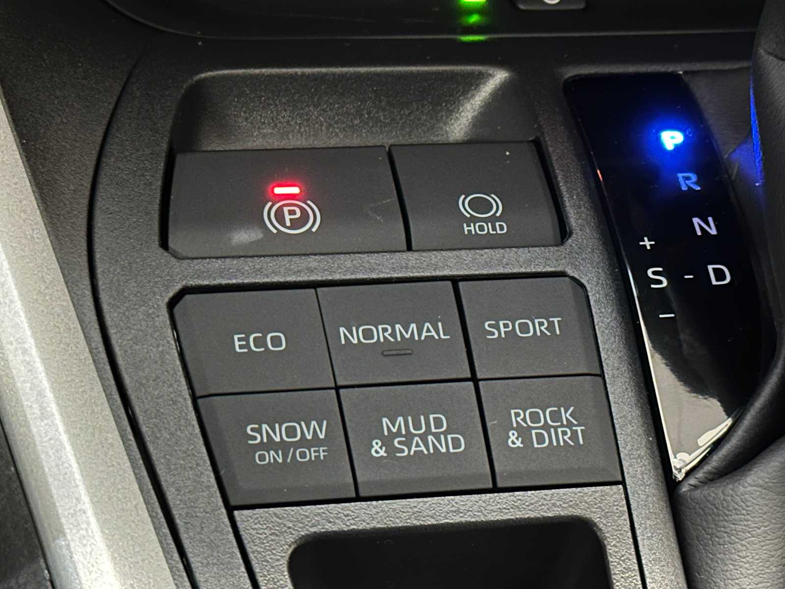 Thumbnail: 2025 Toyota RAV4 - 16