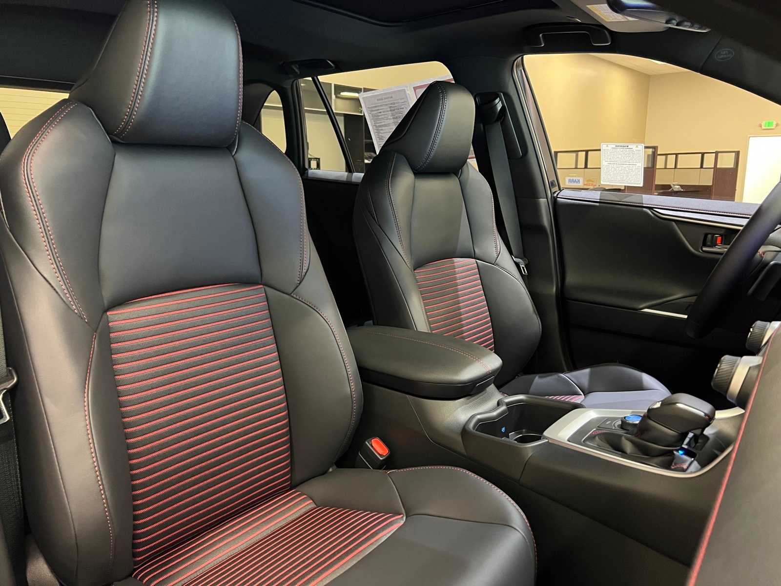 Thumbnail: 2025 Toyota RAV4 - 14