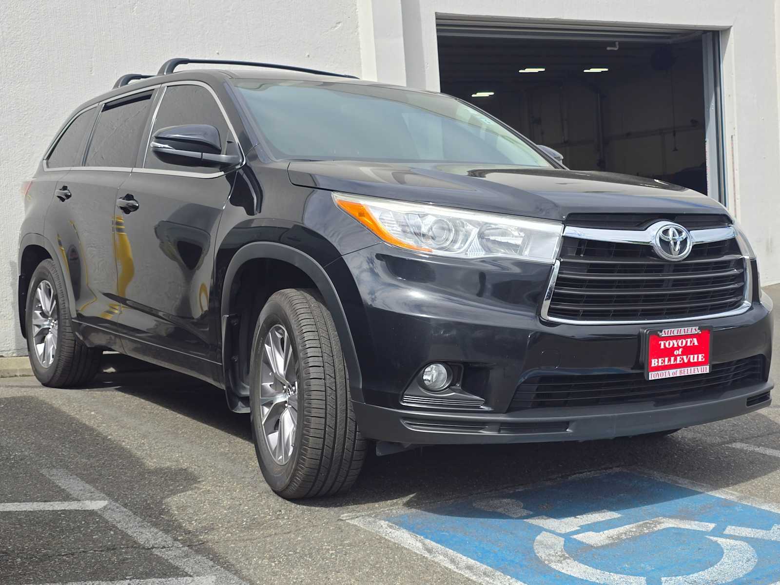 Thumbnail: 2016 Toyota Highlander - 3