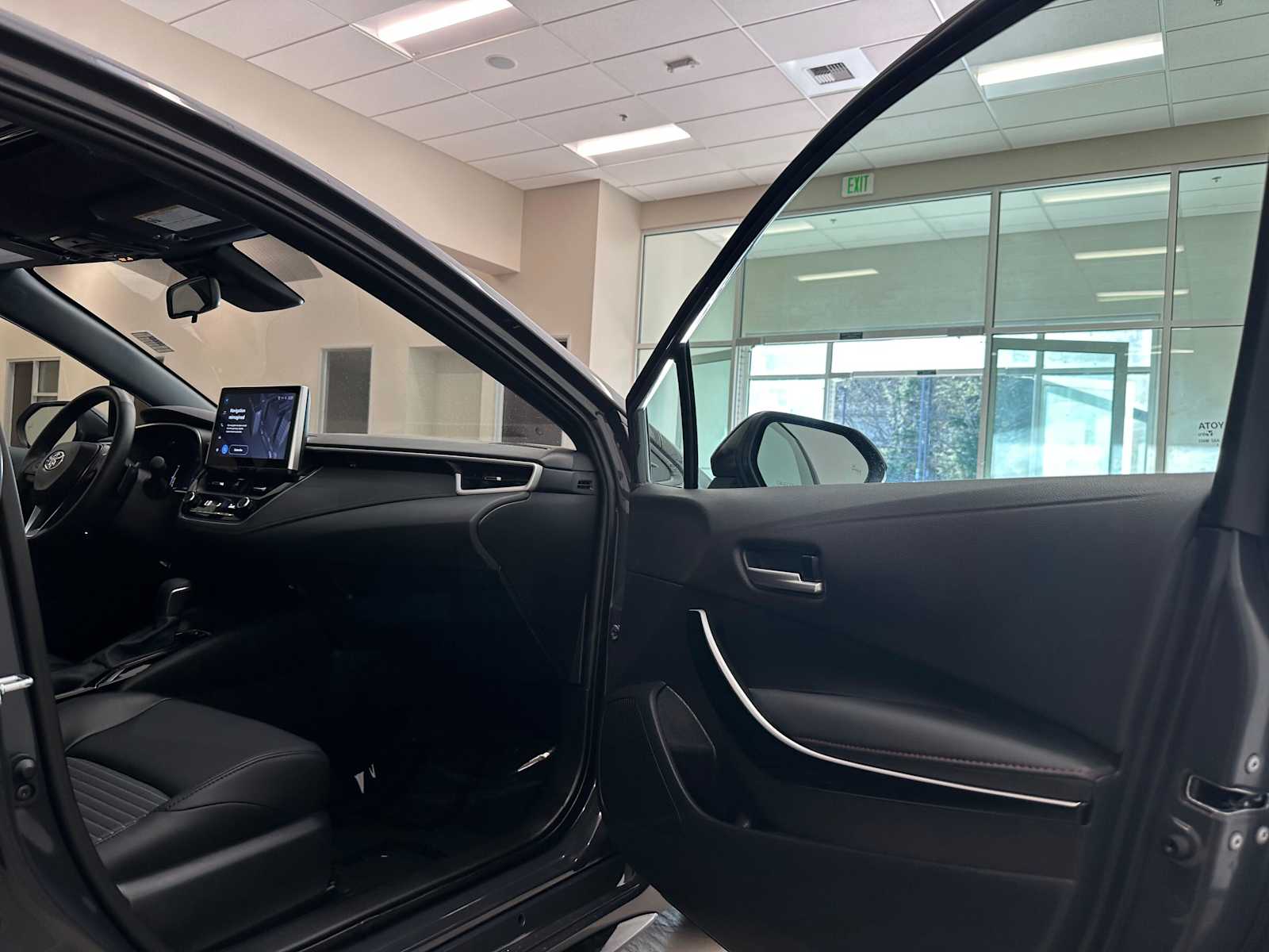 Thumbnail: 2025 Toyota Corolla - 35