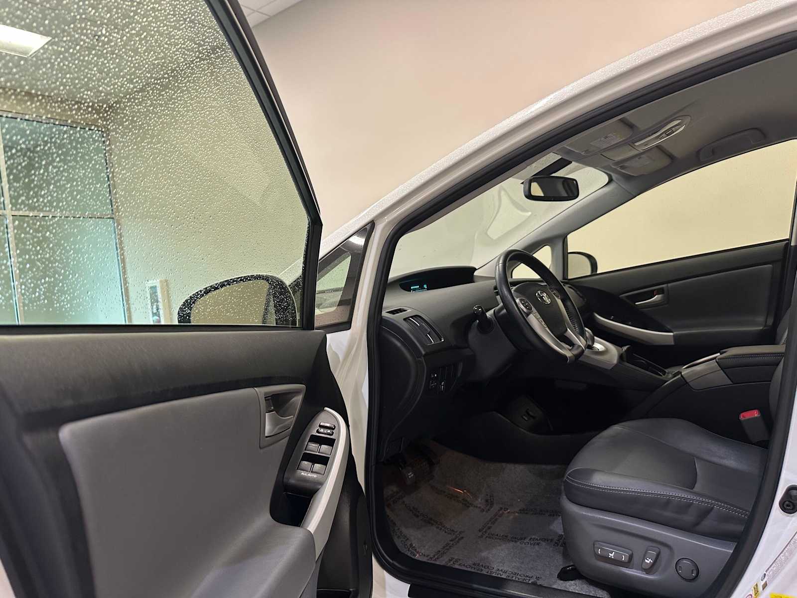 Thumbnail: 2012 Toyota Prius - 20