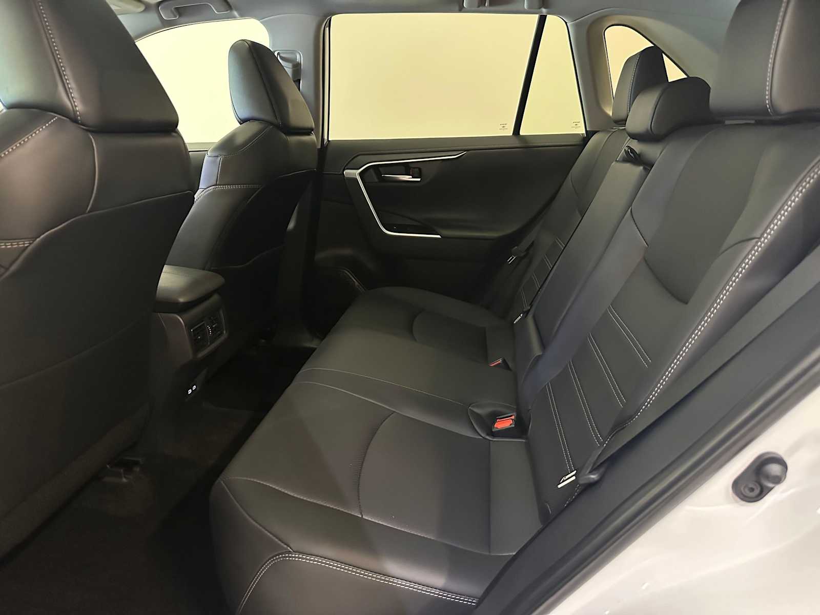 Thumbnail: 2025 Toyota RAV4 - 23