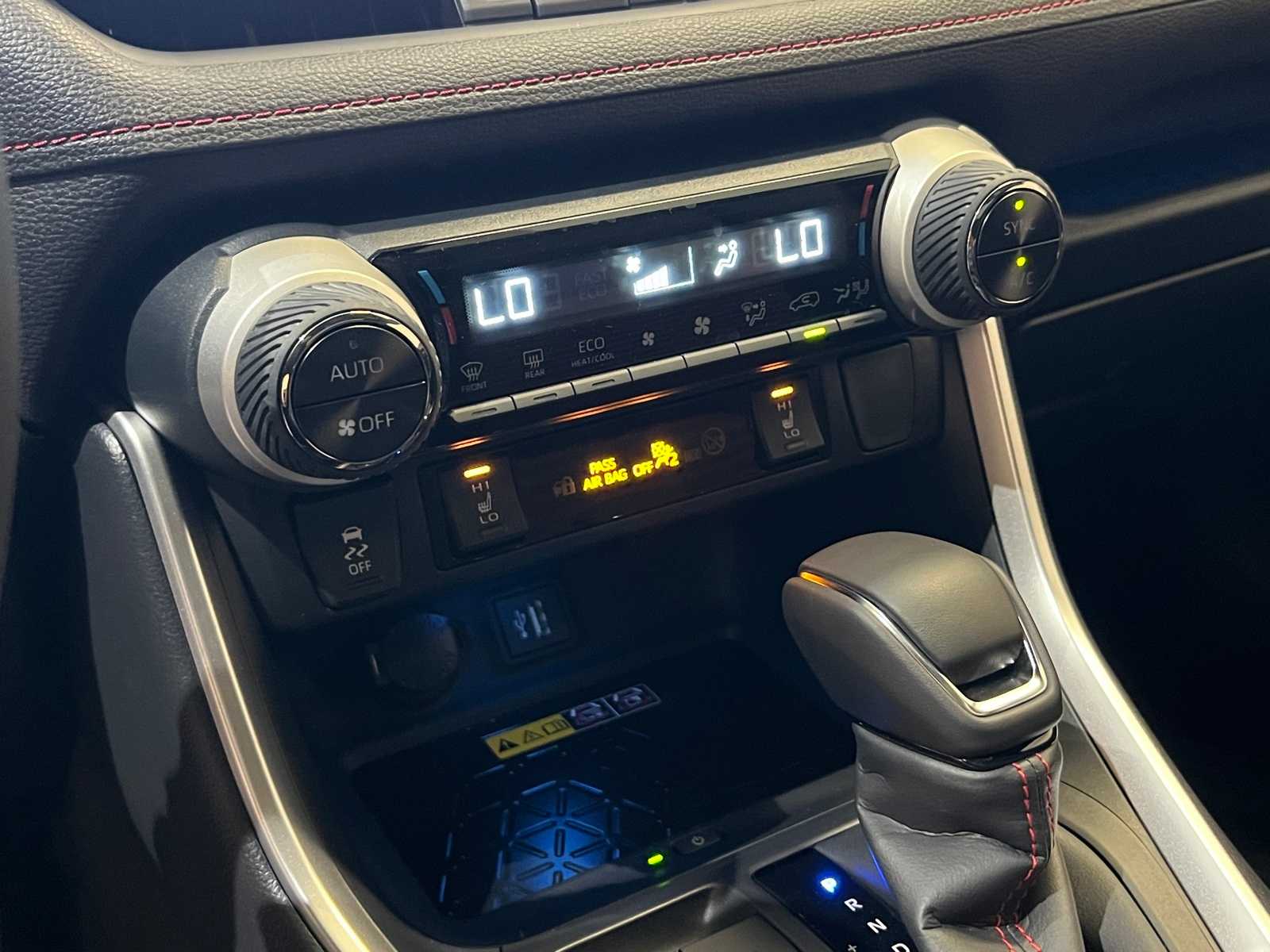 Thumbnail: 2025 Toyota RAV4 - 24