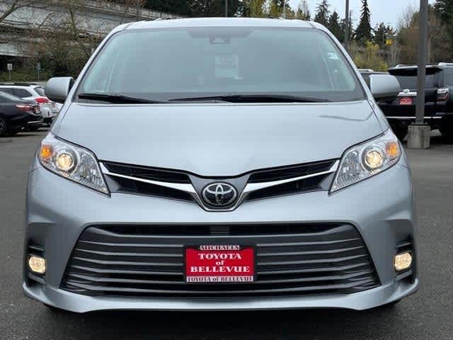 Thumbnail: 2020 Toyota Sienna - 3