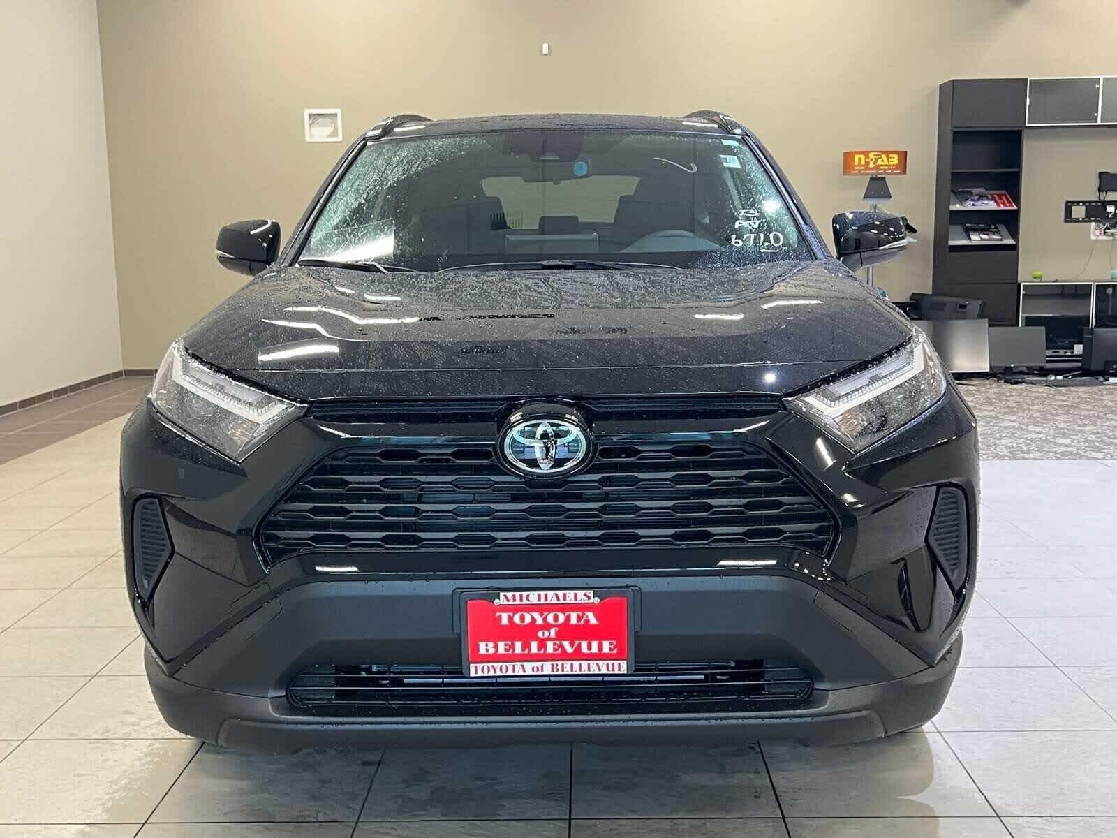 Thumbnail: 2025 Toyota RAV4 - 8