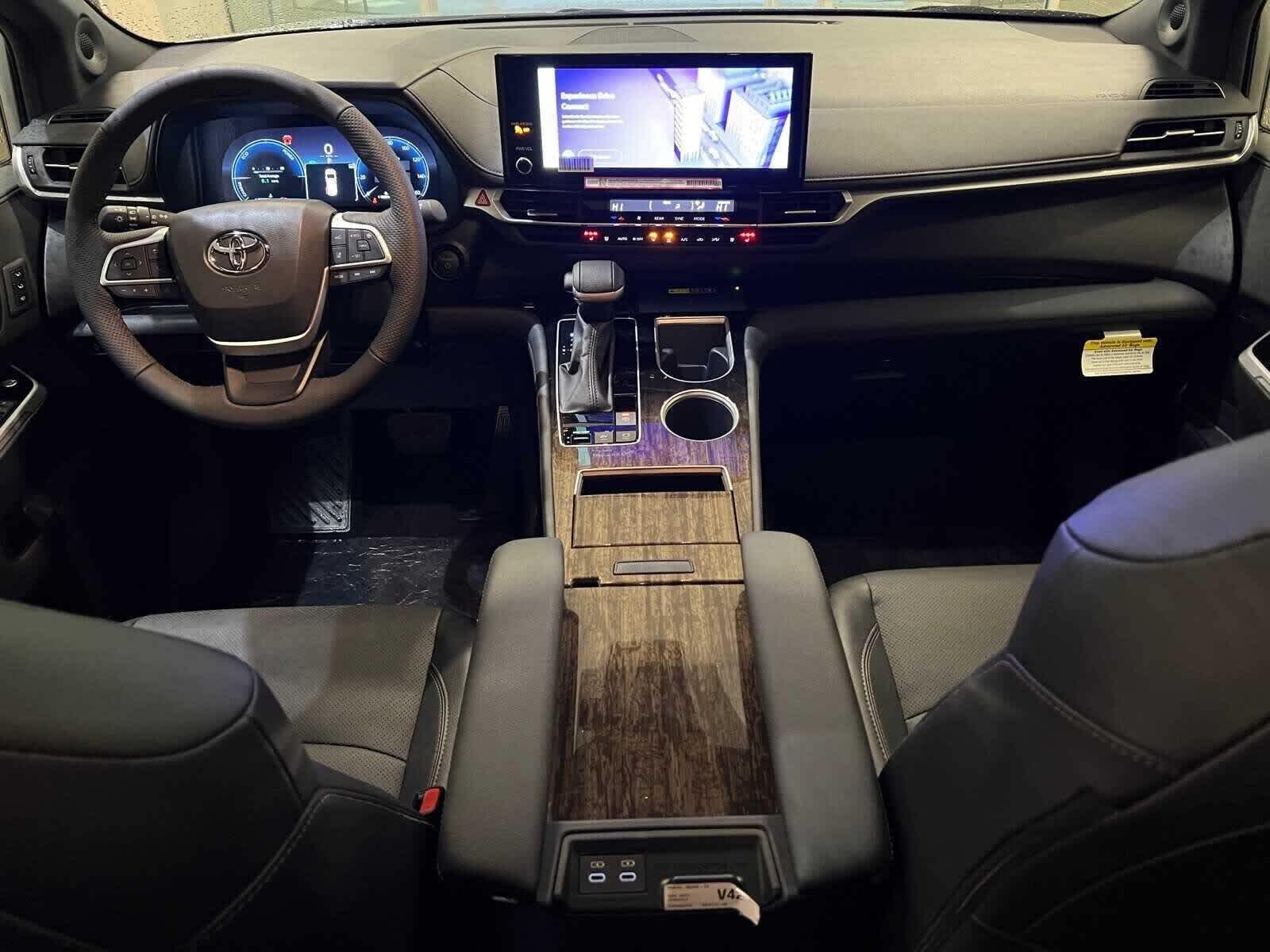 Thumbnail: 2025 Toyota Sienna - 10