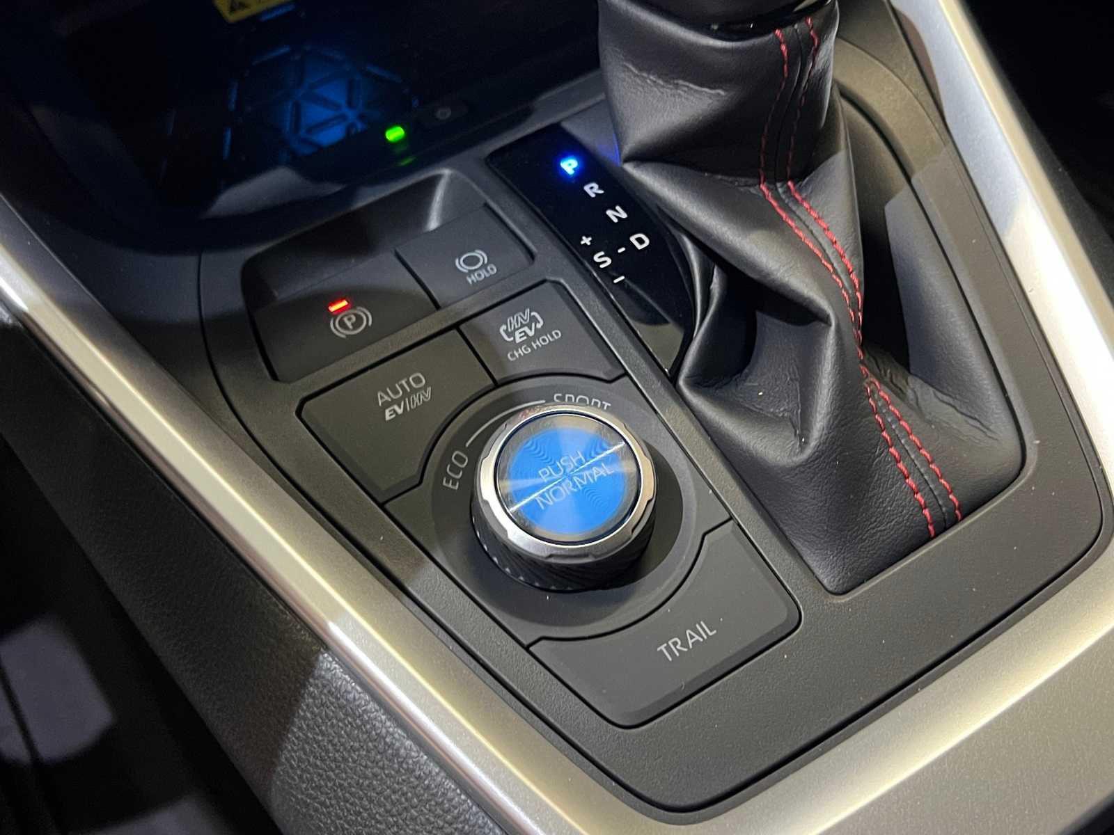 Thumbnail: 2025 Toyota RAV4 - 25