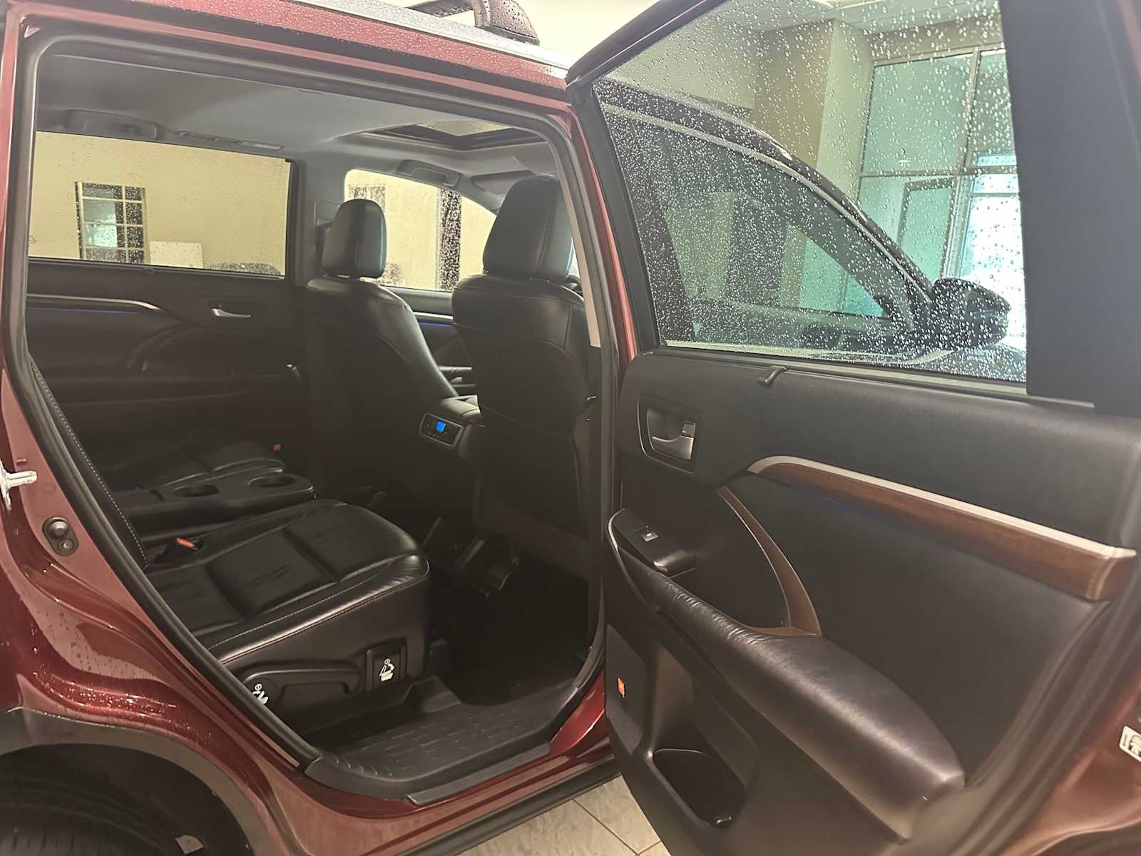 Thumbnail: 2015 Toyota Highlander - 27