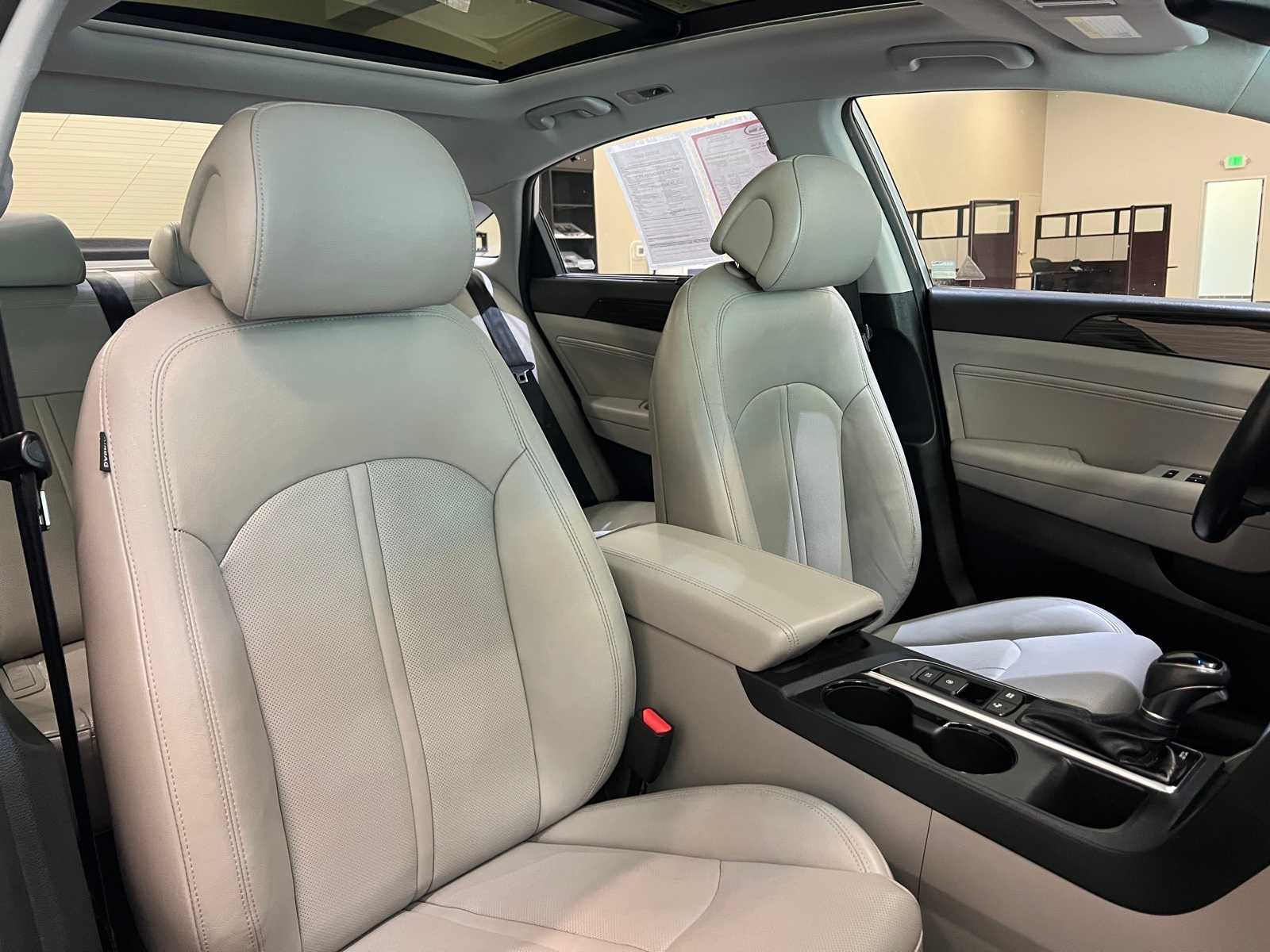 Thumbnail: 2016 Hyundai Sonata - 14