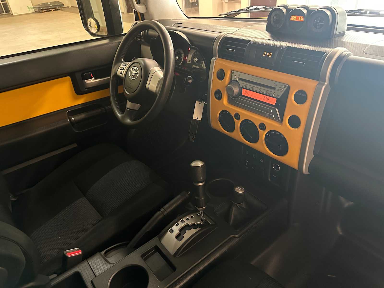 Thumbnail: 2008 Toyota FJ Cruiser - 27