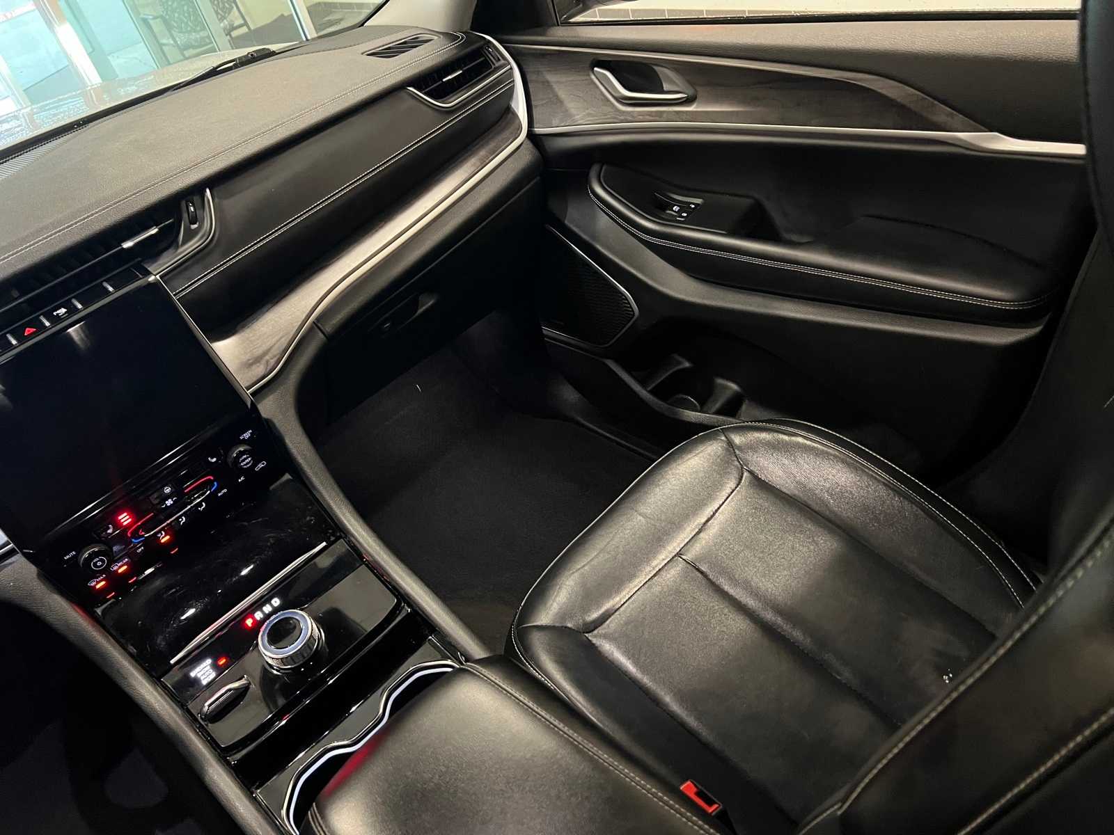 Thumbnail: 2021 Jeep Grand Cherokee L - 11