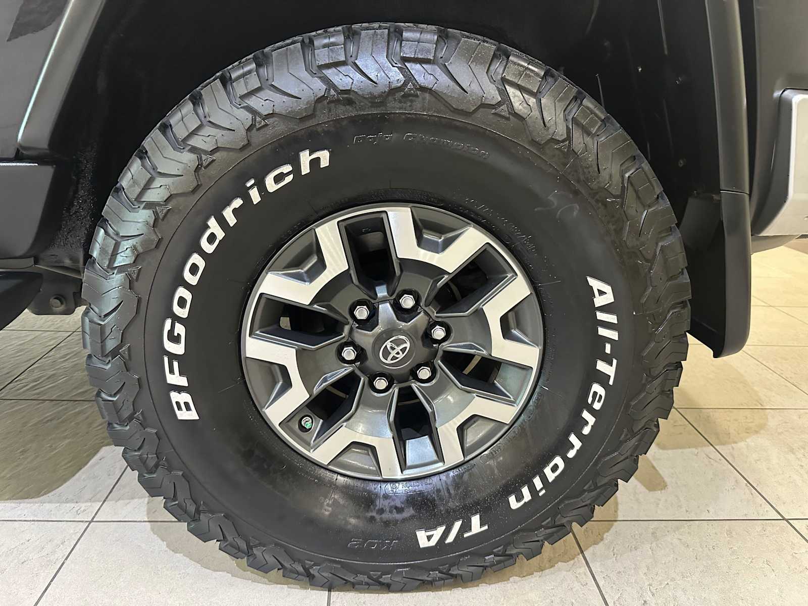 Thumbnail: 2014 Toyota FJ Cruiser - 8