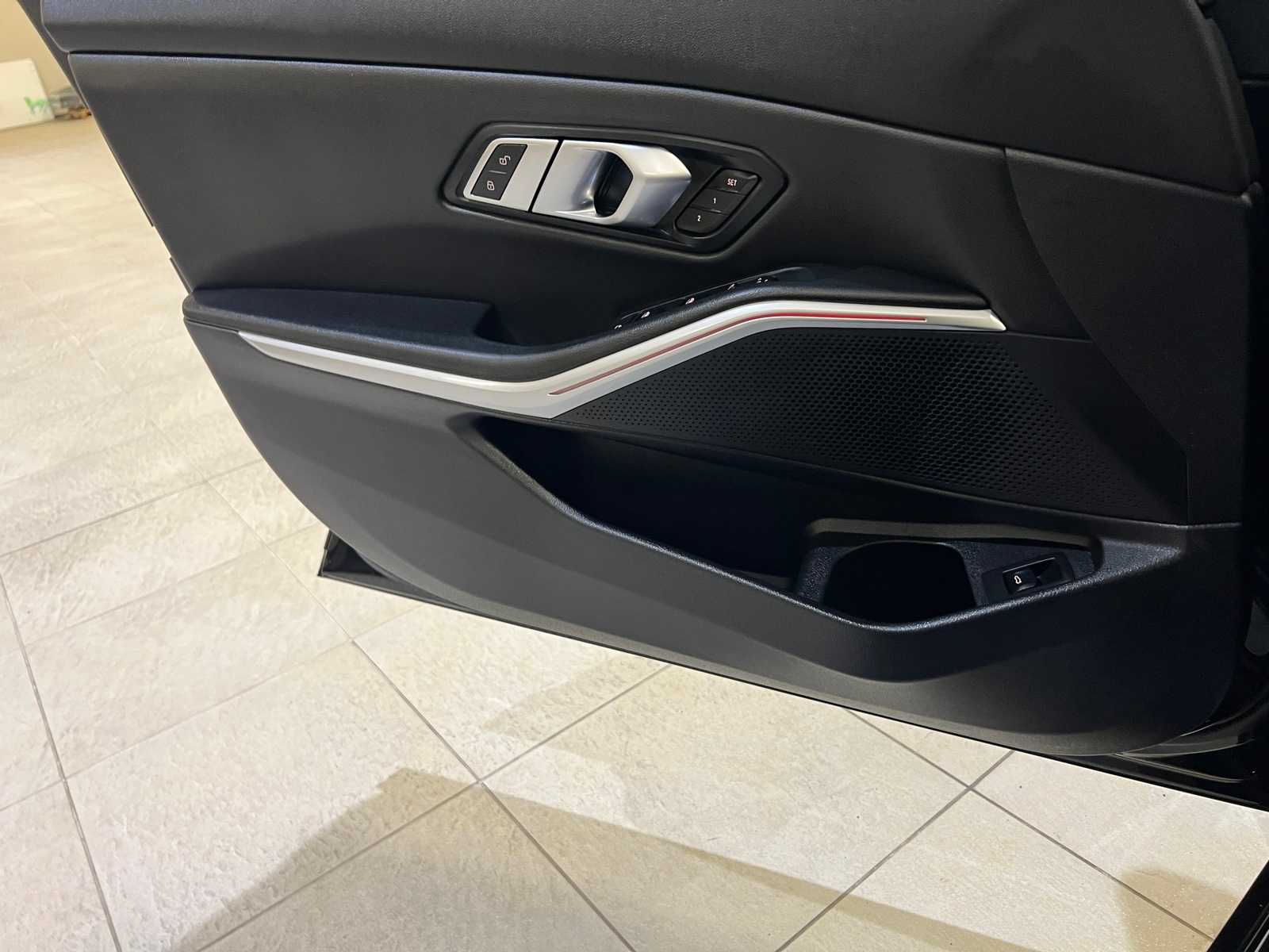 Thumbnail: 2022 BMW 3 Series - 18