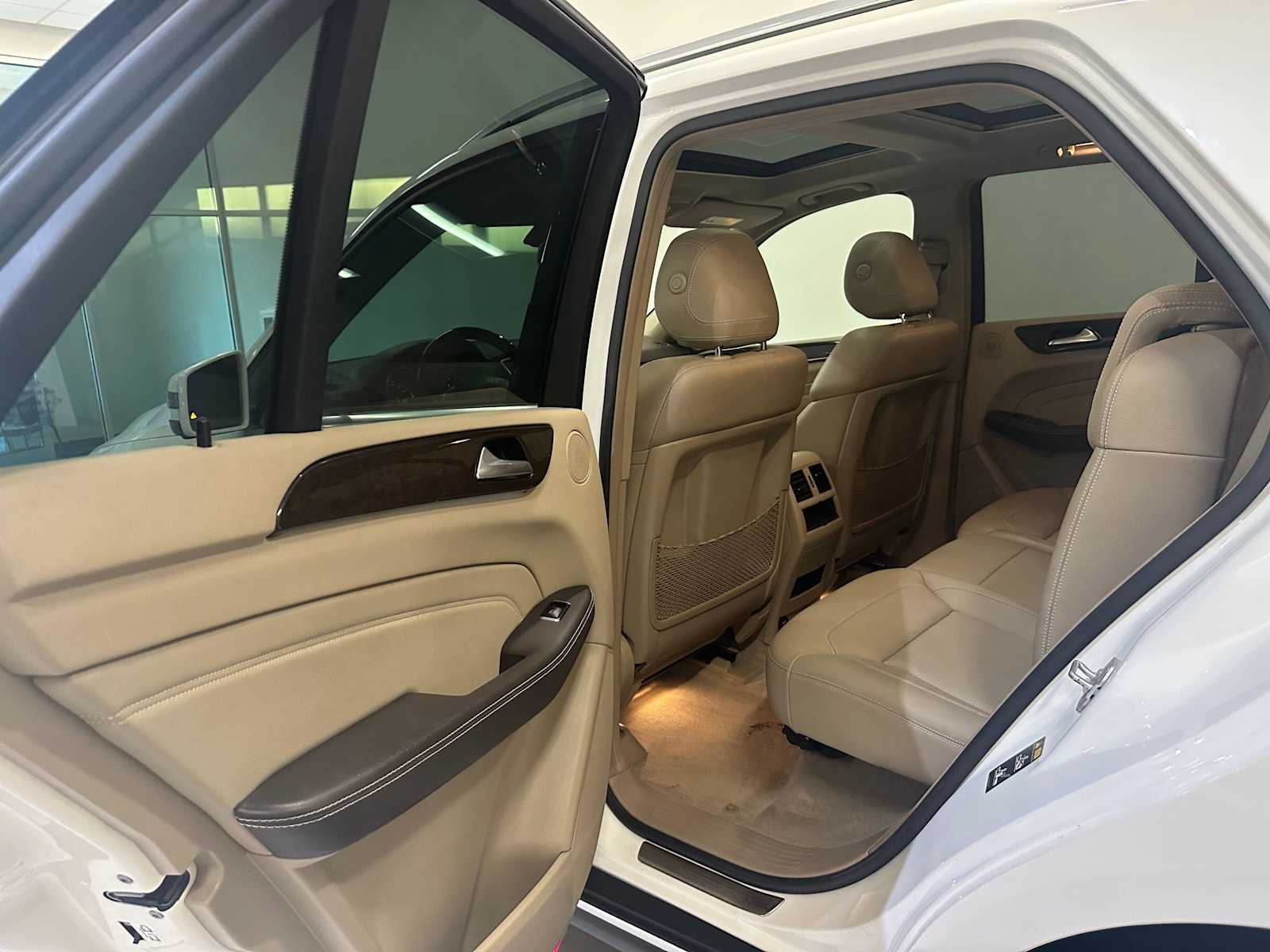 Thumbnail: 2015 Mercedes-Benz M-Class - 26