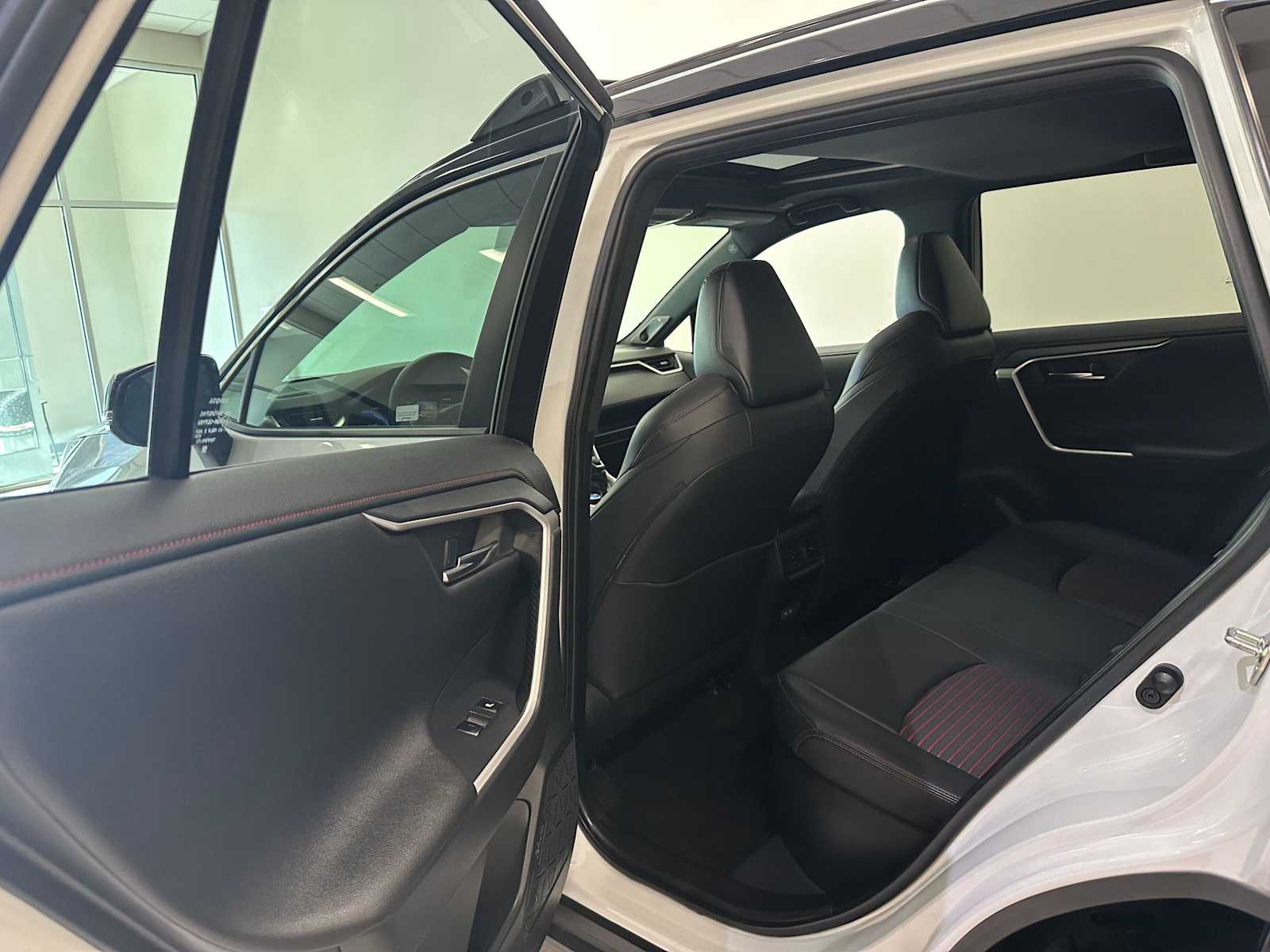 Thumbnail: 2024 Toyota RAV4 - 23