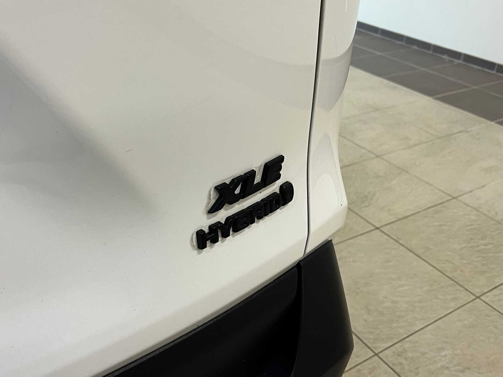 Thumbnail: 2021 Toyota RAV4 - 6