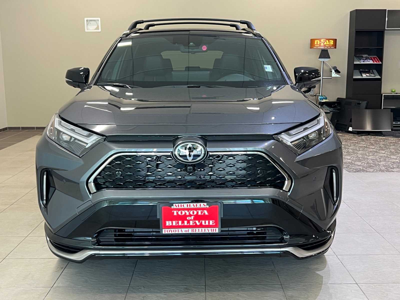 Thumbnail: 2025 Toyota RAV4 - 8