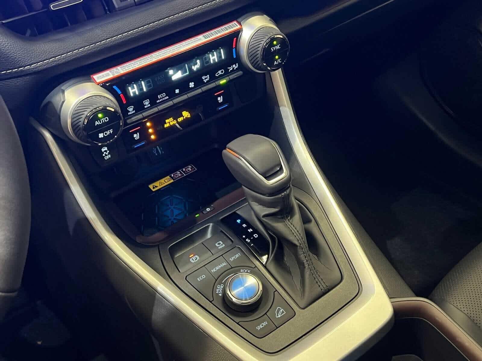 Thumbnail: 2025 Toyota RAV4 - 23