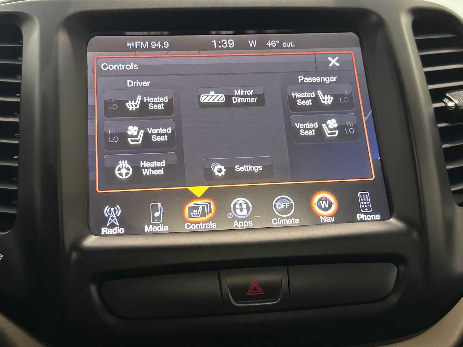 Thumbnail: 2015 Jeep Cherokee - 15