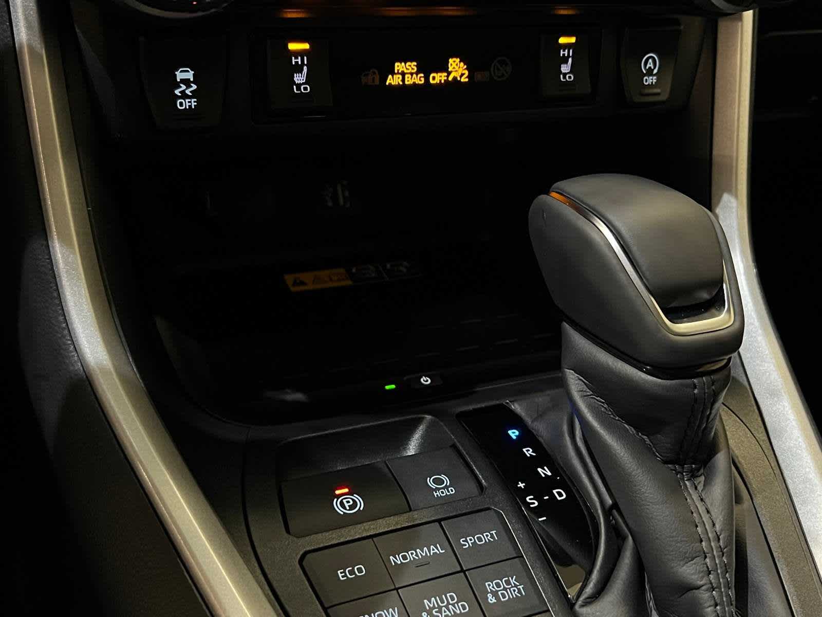 Thumbnail: 2025 Toyota RAV4 - 25