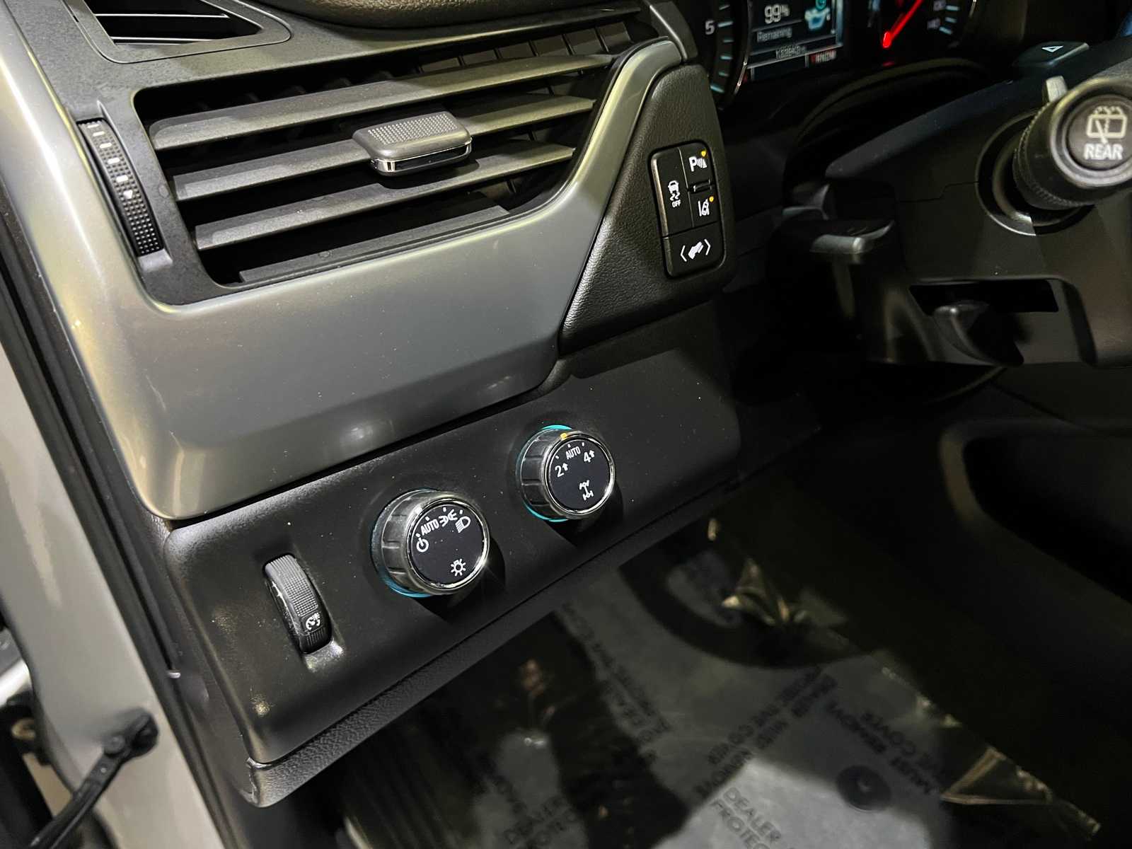 Thumbnail: 2015 Chevrolet Tahoe - 16