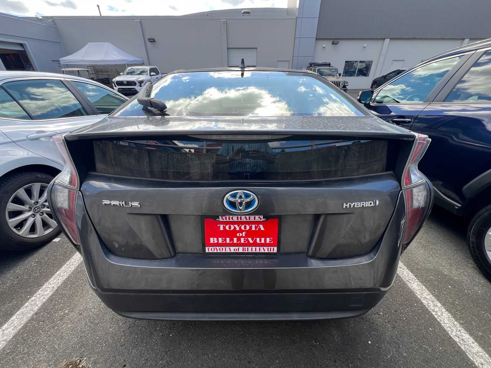 Thumbnail: 2016 Toyota Prius - 8