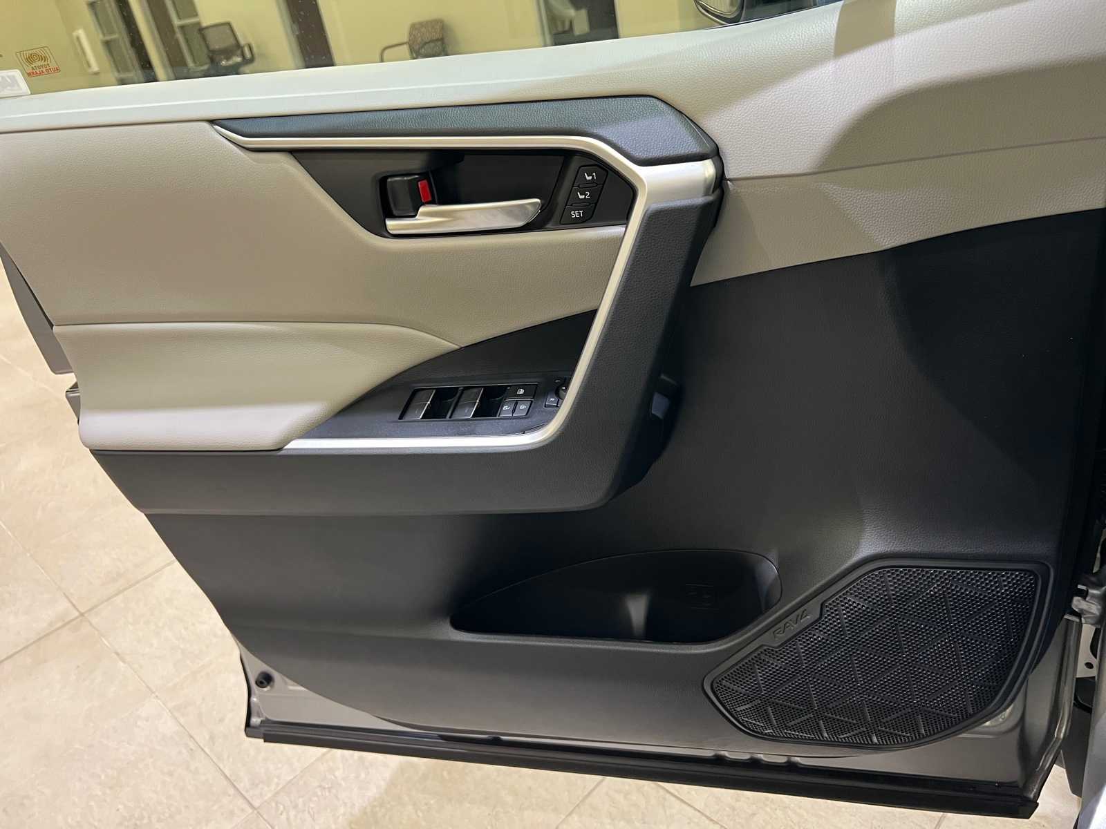 Thumbnail: 2025 Toyota RAV4 - 19