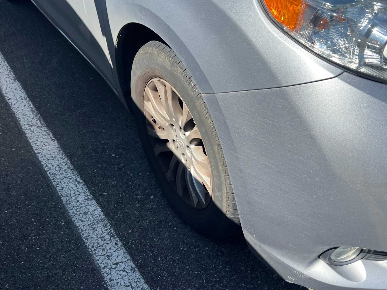 Thumbnail: 2012 Toyota Sienna - 4