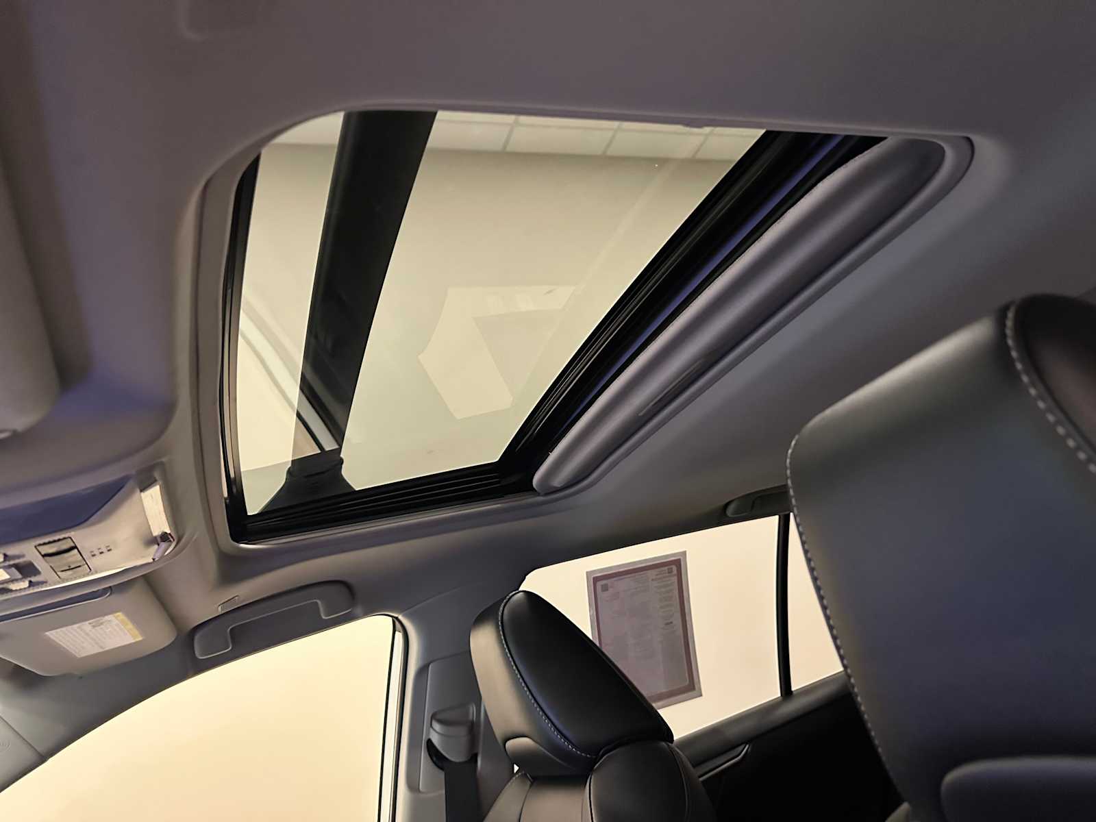 Thumbnail: 2025 Toyota RAV4 - 21