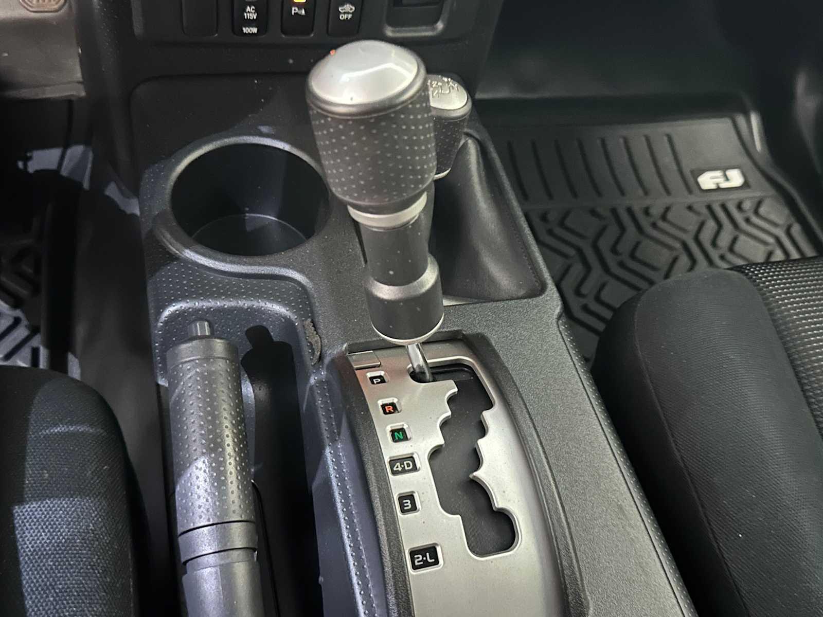 Thumbnail: 2007 Toyota FJ Cruiser - 16