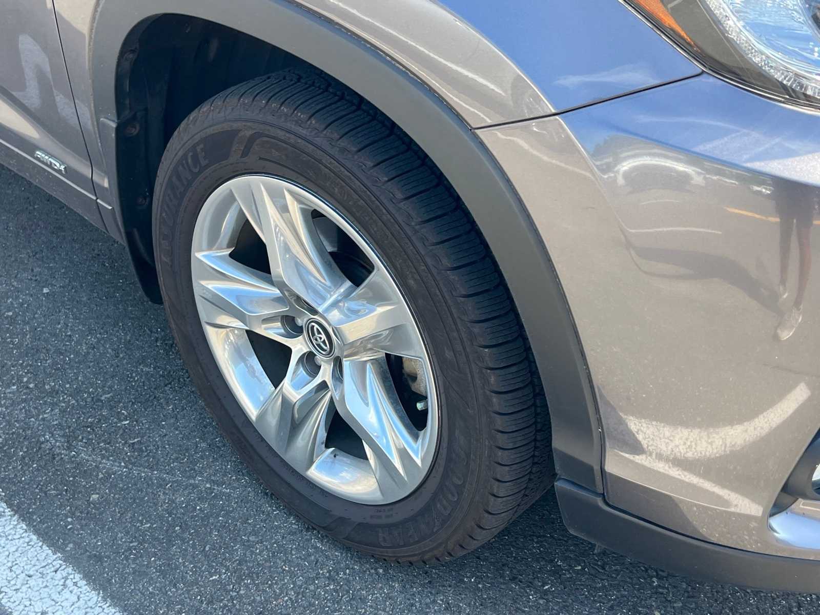 Thumbnail: 2019 Toyota Highlander - 5
