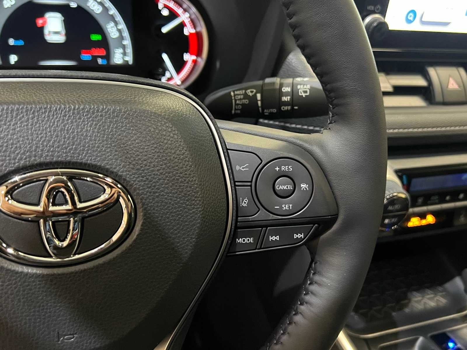 Thumbnail: 2025 Toyota RAV4 - 22