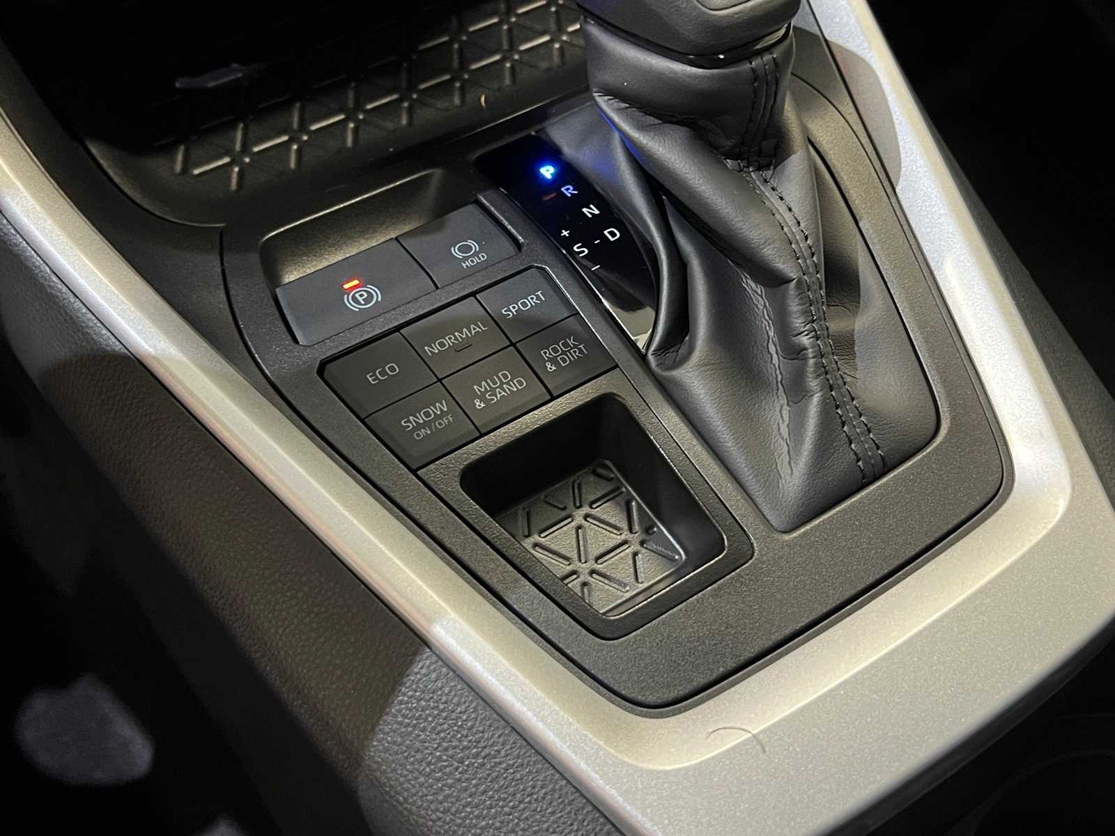 Thumbnail: 2025 Toyota RAV4 - 25