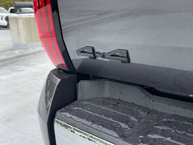 Thumbnail: 2025 Toyota Tundra - 6