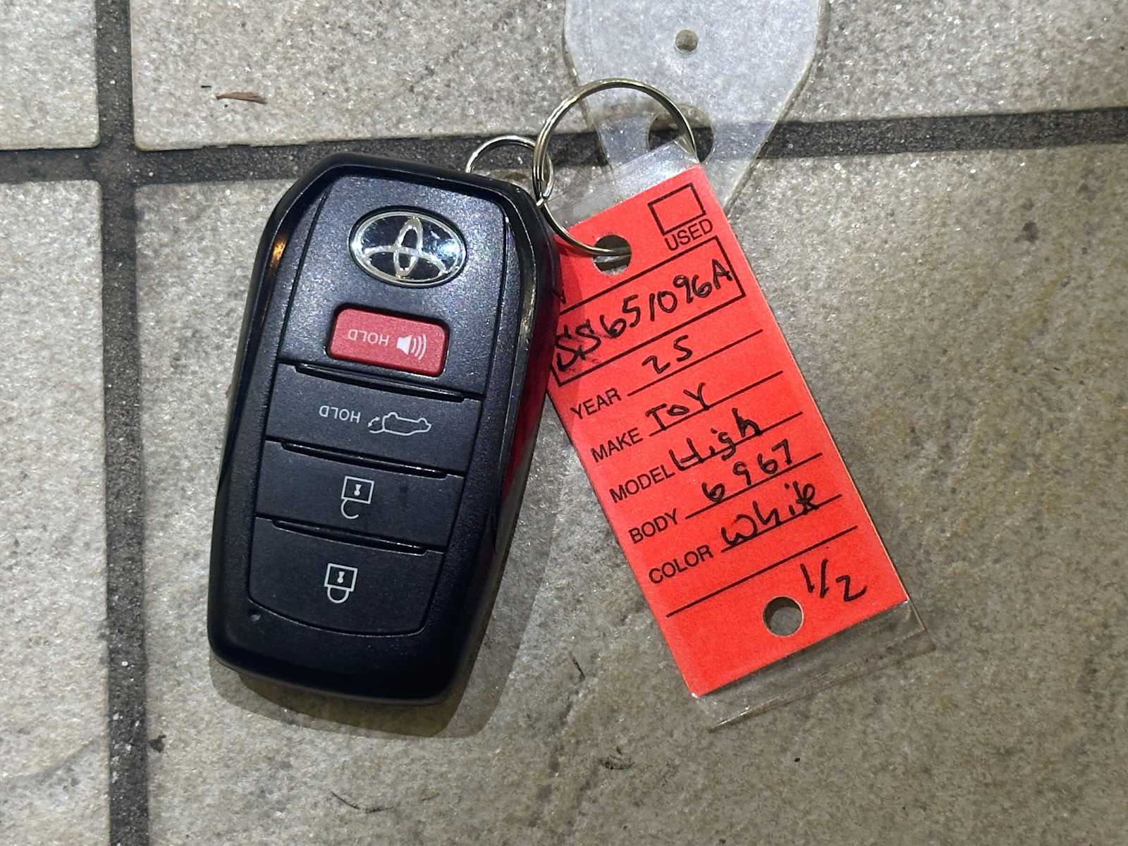 Thumbnail: 2025 Toyota Highlander - 33