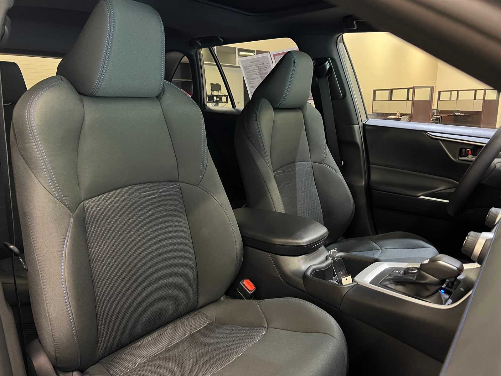 Thumbnail: 2025 Toyota RAV4 - 14