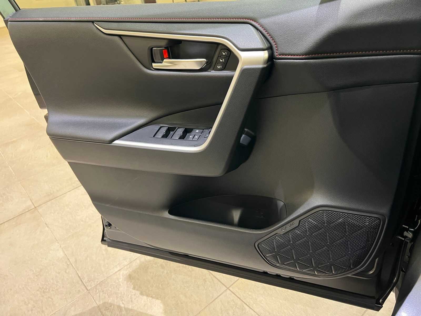 Thumbnail: 2025 Toyota RAV4 - 18