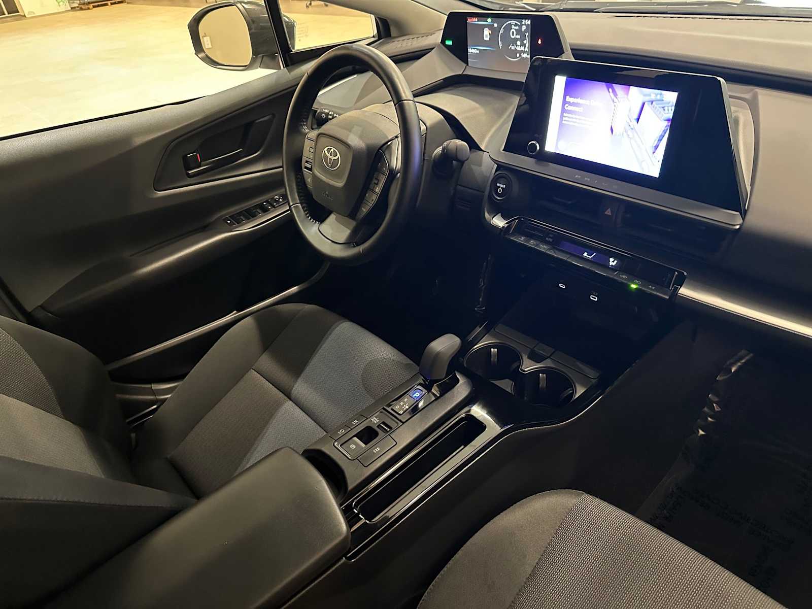 Thumbnail: 2024 Toyota Prius - 29