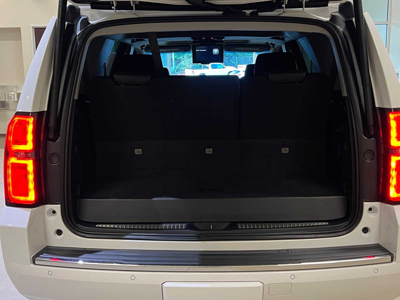 Thumbnail: 2020 Chevrolet Tahoe - 29