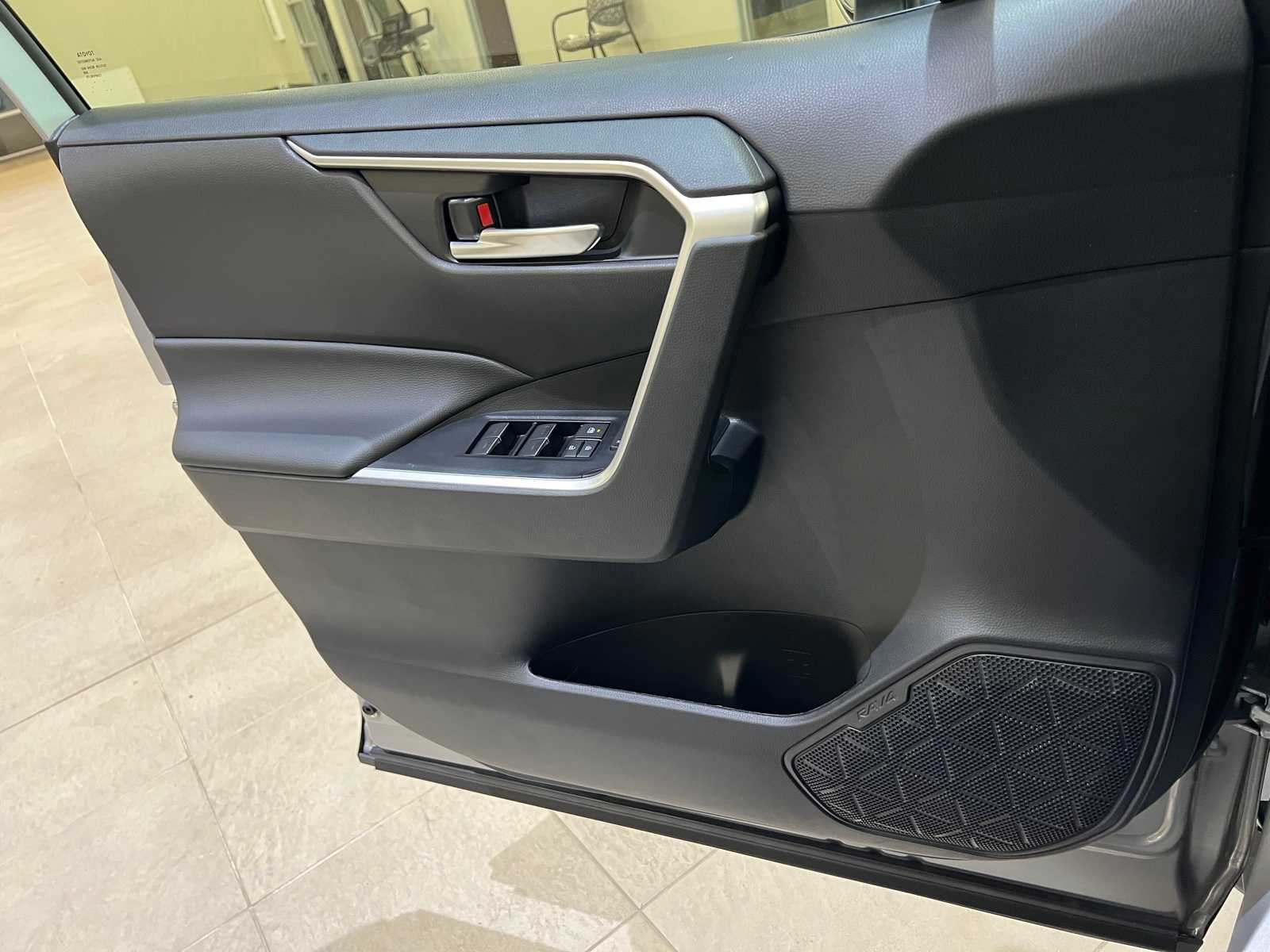 Thumbnail: 2025 Toyota RAV4 - 18