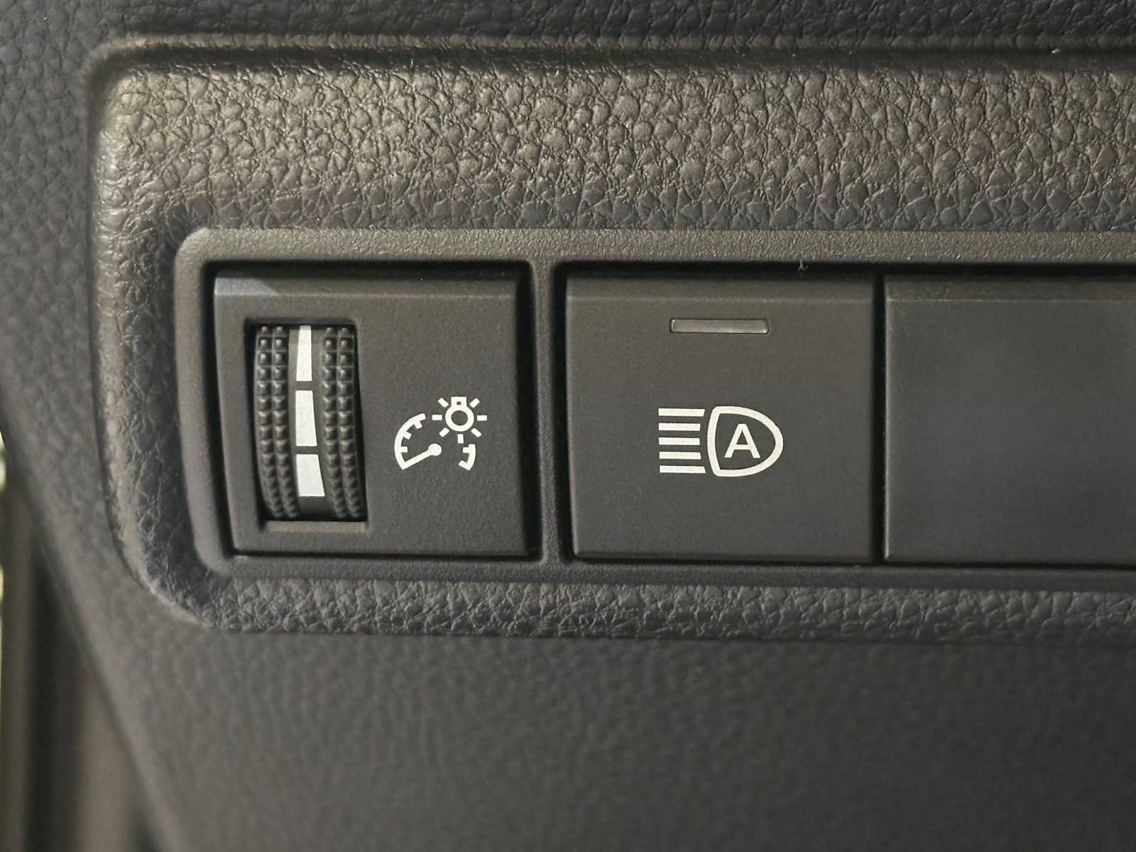 Thumbnail: 2024 Toyota Corolla - 32