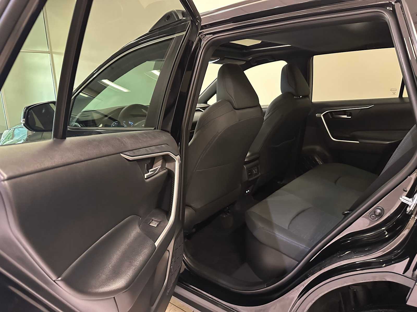 Thumbnail: 2025 Toyota RAV4 - 26