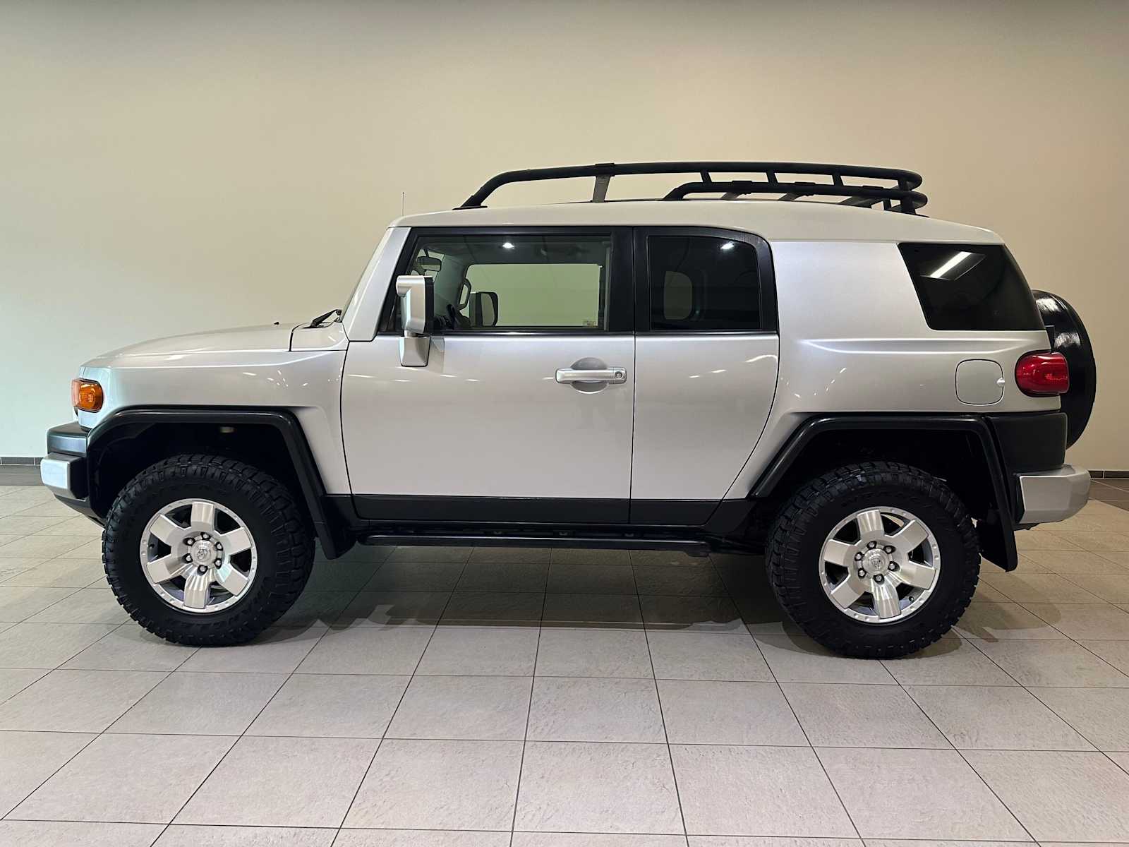 Thumbnail: 2007 Toyota FJ Cruiser - 2