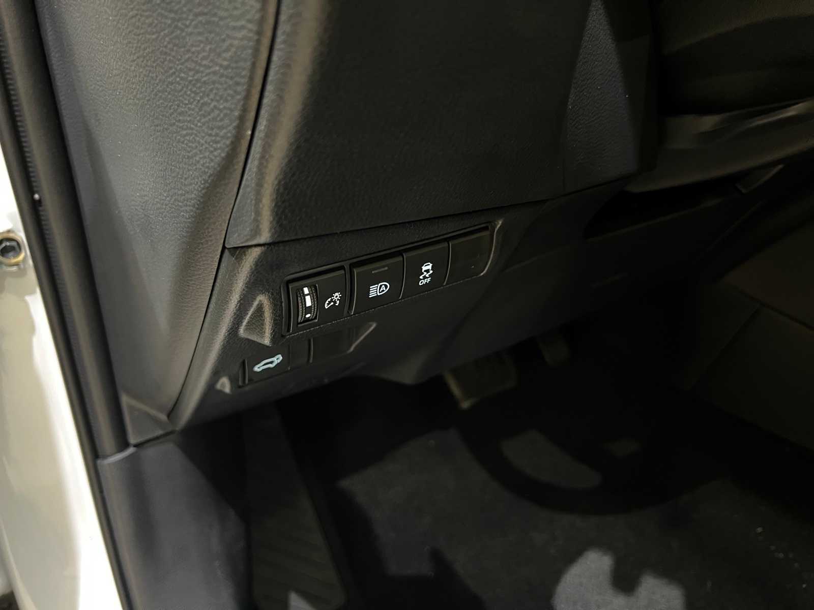 Thumbnail: 2026 Toyota Corolla Cross - 16