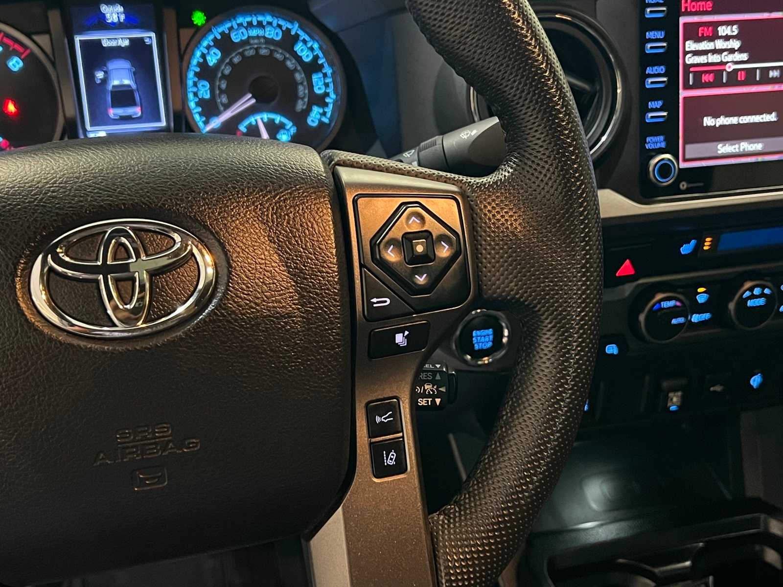 Thumbnail: 2020 Toyota Tacoma - 21